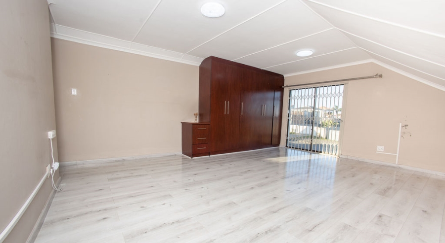 3 Bedroom Property for Sale in Sunnyridge Eastern Cape